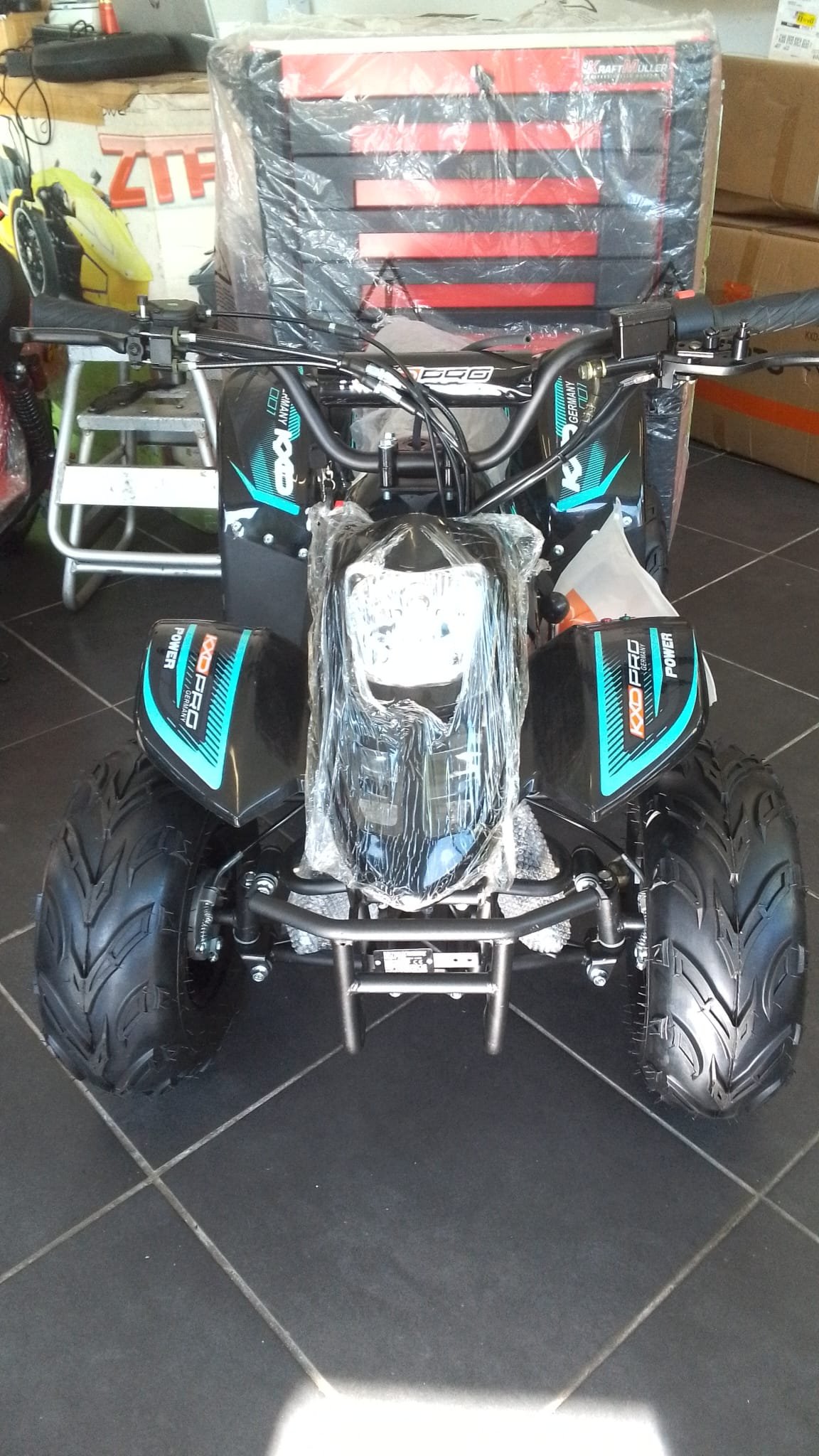 Quad ado et adulte essence Bigfoot avec marche arrière